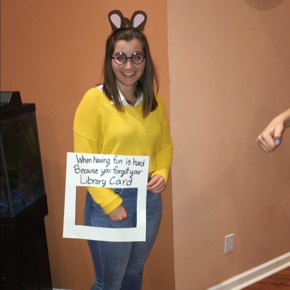 Meet your Posher, Annie - Picture 2 of 4